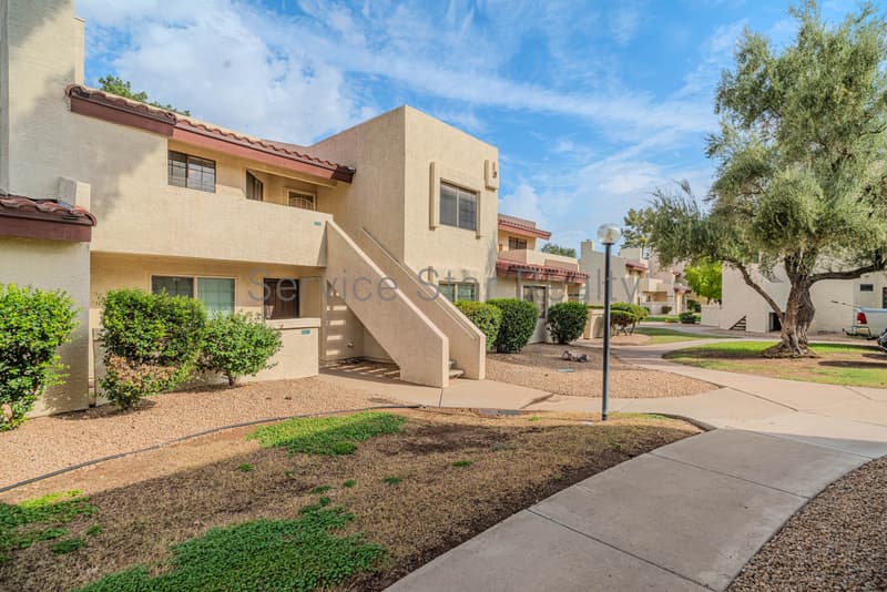 Phoenix Condo: 2020 W Union Hills Dr