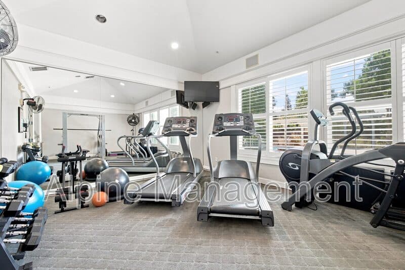 East Palo Alto Condo: 1982 West Bayshore Road - Main
