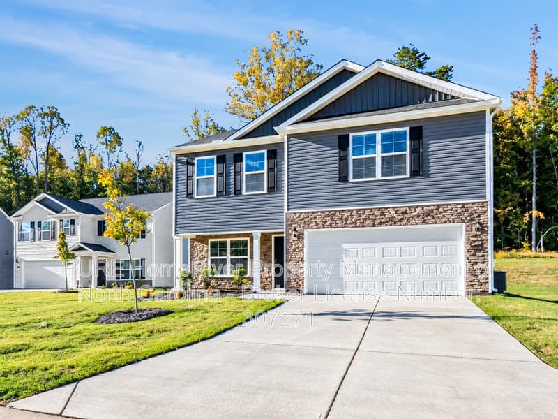 Winston Salem House: 4704 Mount Hope Dr
