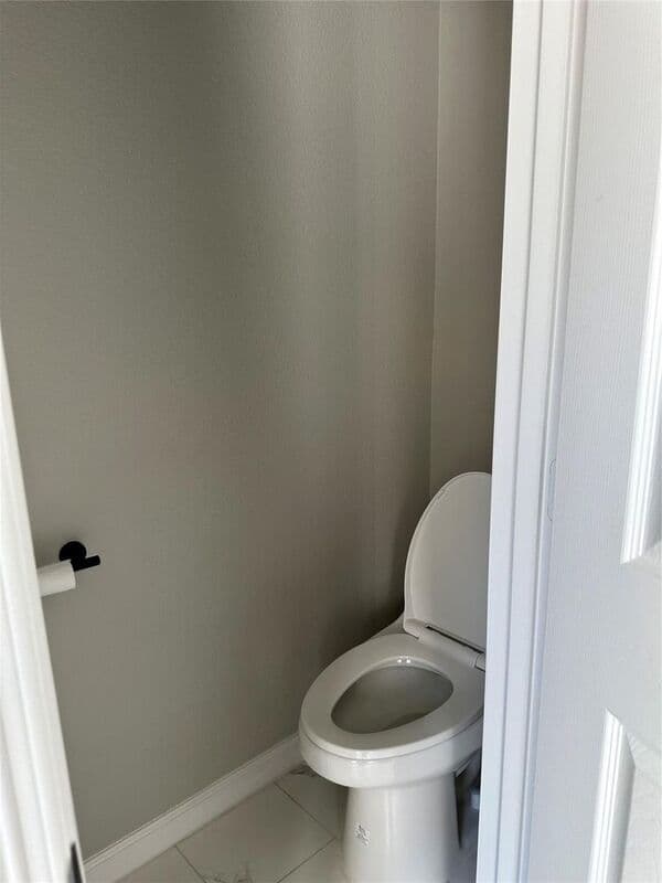 Lewisville House: 800 Pebble Ridge Dr