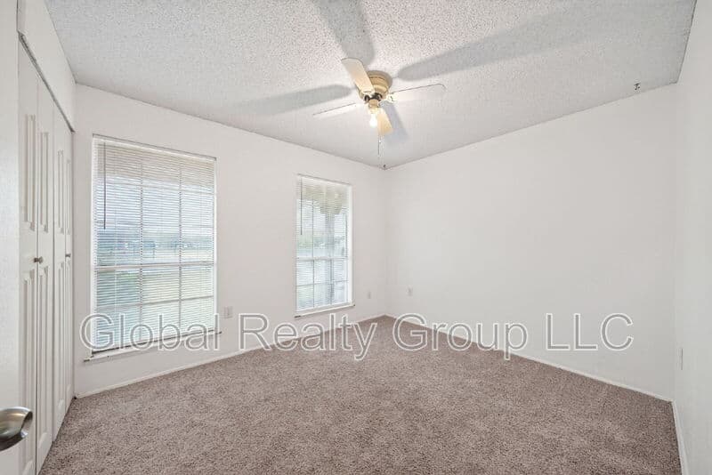 Live Oak House: 7713 Narrow Pass St