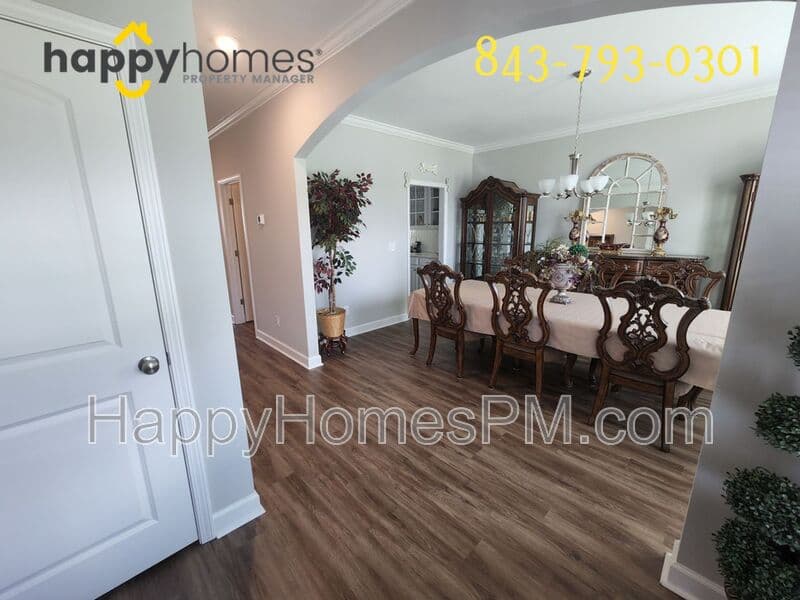 Summerville House: 123 Rouen Lane