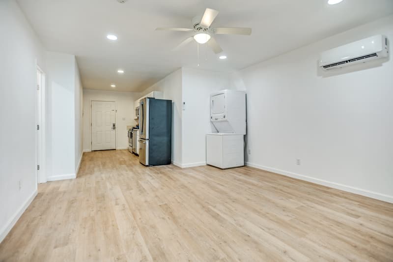 Arlington Condo: 905 West Abram Street - 2