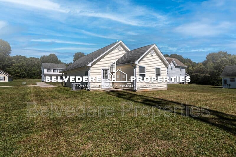 Burlington House: 1116 Spence Ct