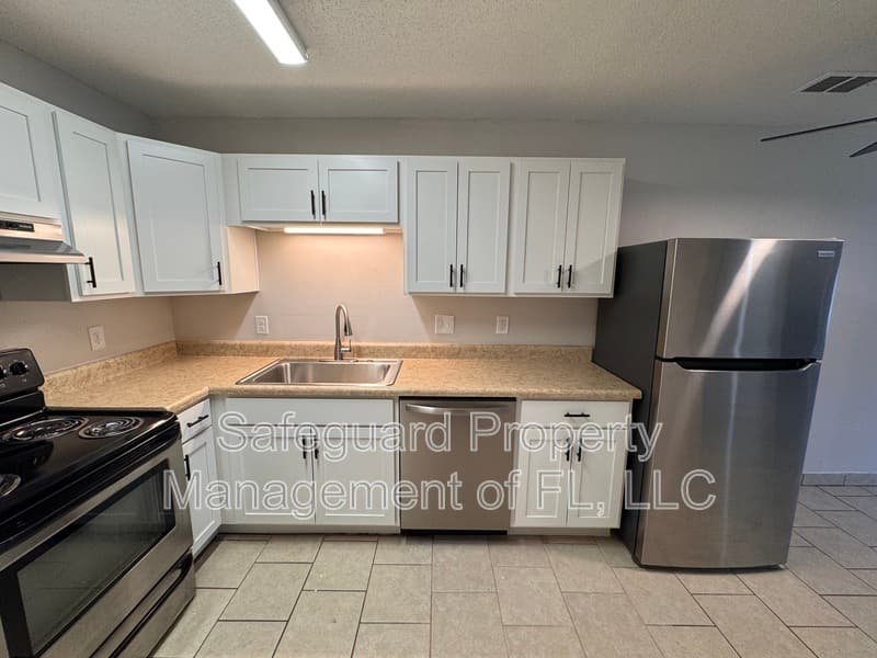 Pensacola Townhome: 6332 W Fairfield Dr