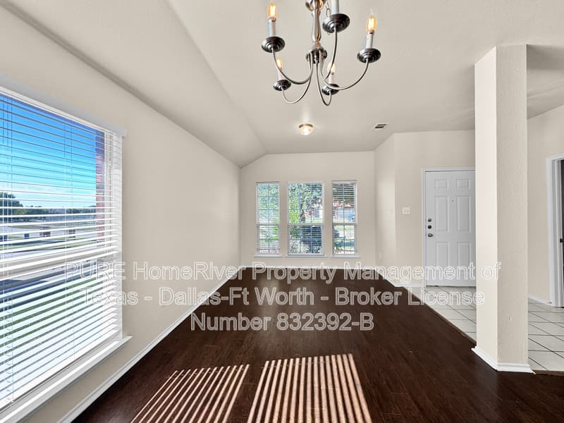 Forney House: 2215 Overton Dr