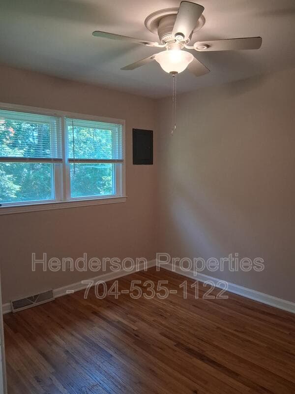 Albemarle House: 922 Smith St