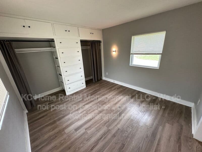 Kansas City House: 7113 N Highland Ave