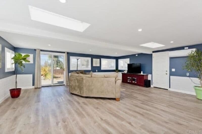 El Cajon House: 1806 Wight Way