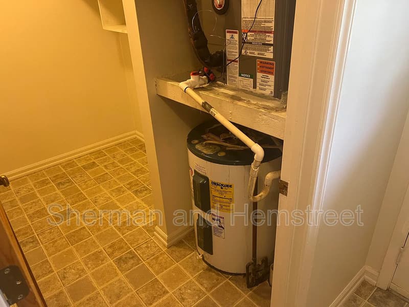 North Augusta House: 301 West Clifton Avenue