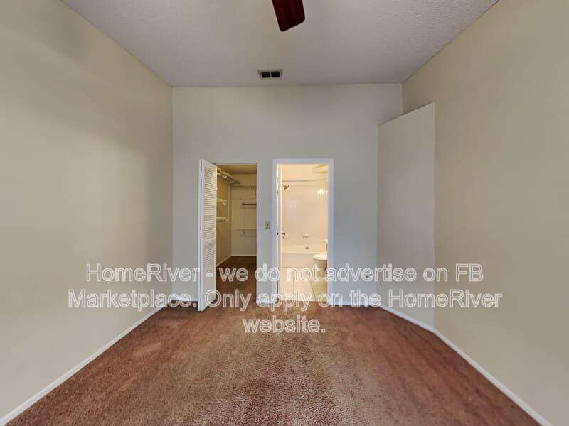 Tampa Condo: 14733 Norwood Oaks Dr