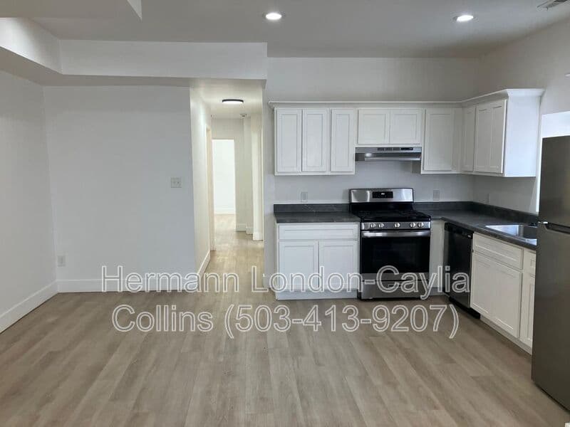 Saint Louis House: 5832-5834 Etzel Avenue