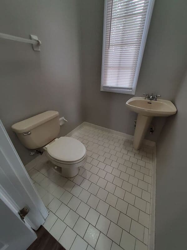 Cordova House: 647 S Sanga Rd