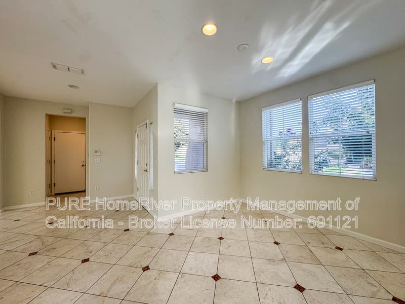 Sacramento House: 4900 Trouville Ln