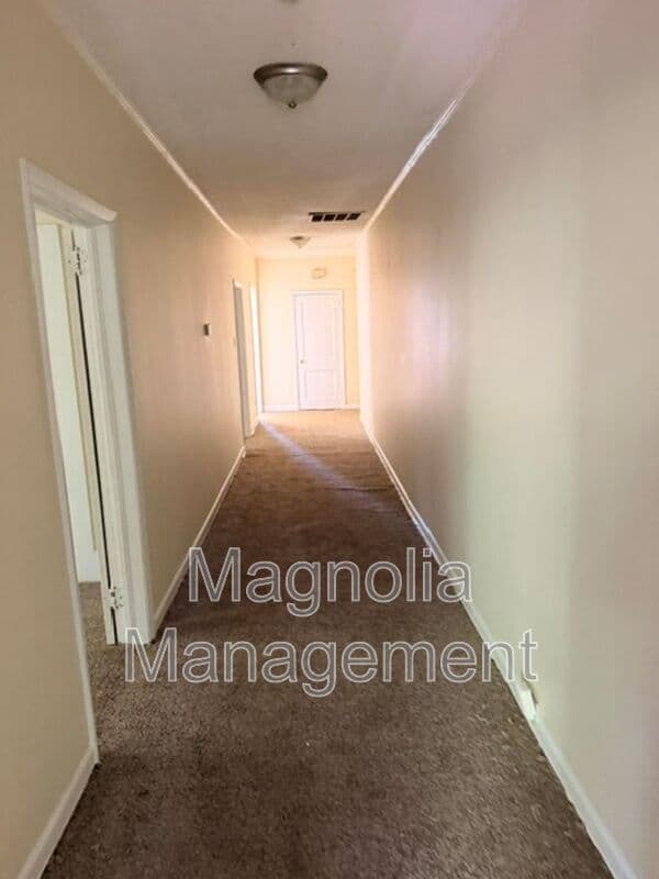 Henderson Condo: 415 E Andrews Ave