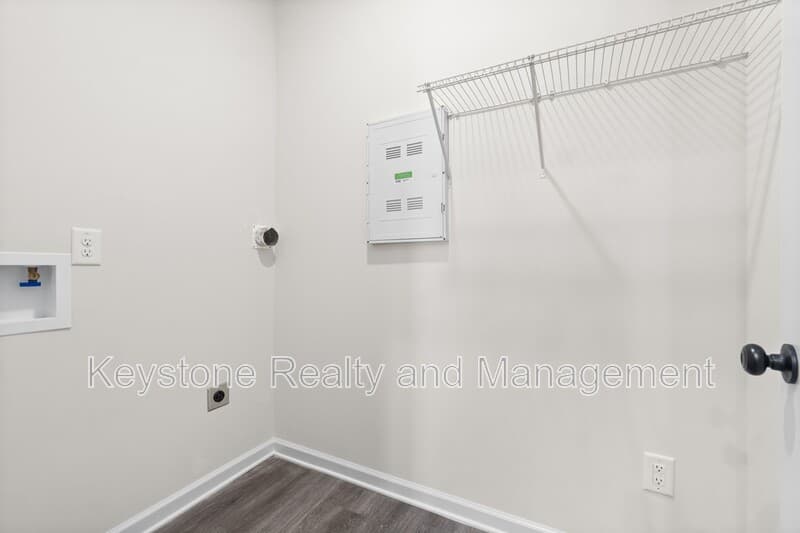 Clarksville Condo: 229 E. Johnson Circle