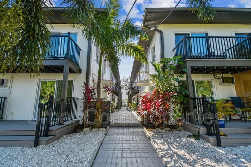St. Petersburg Condo: 1023 Locust St NE