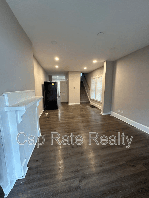 Columbus House: 55 S Wayne Ave