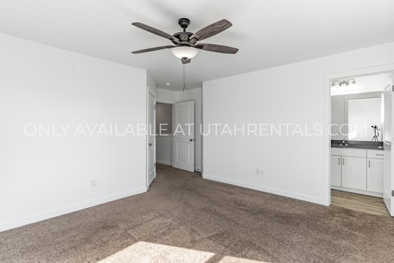 Saratoga Springs Townhome: 1139 E Hatch Row