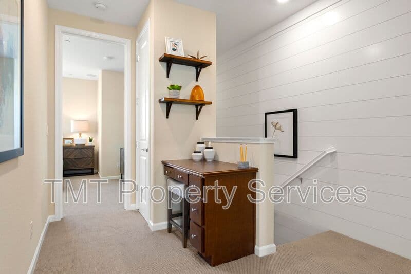 Sacramento Townhome: 23 Advantage Court