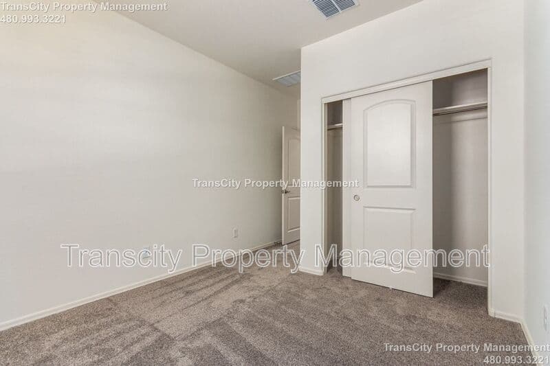 Maricopa House: 36420 W San Alvarez Ave
