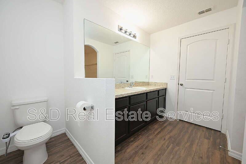Lakeland House: 2238 Caspian Dr