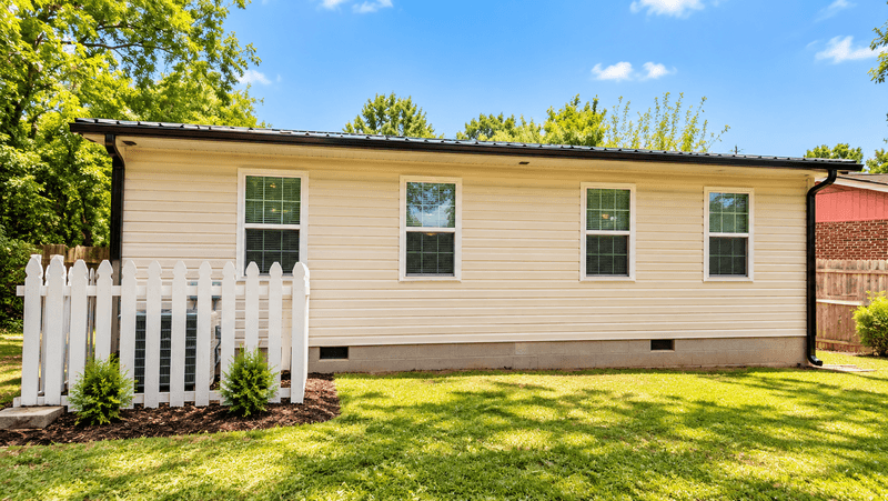 Henderson House: 1402 Williams Lane S