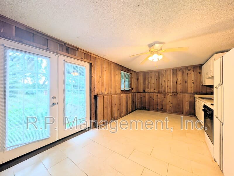 Scandia House: 15740 Pilar Rd N
