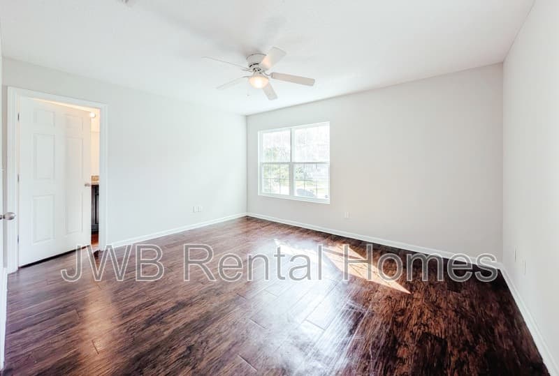 Jacksonville House: 2801 Myrtis Rd