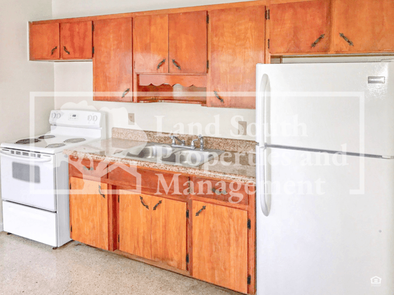 Lakeland House: 2323 Jungle Street