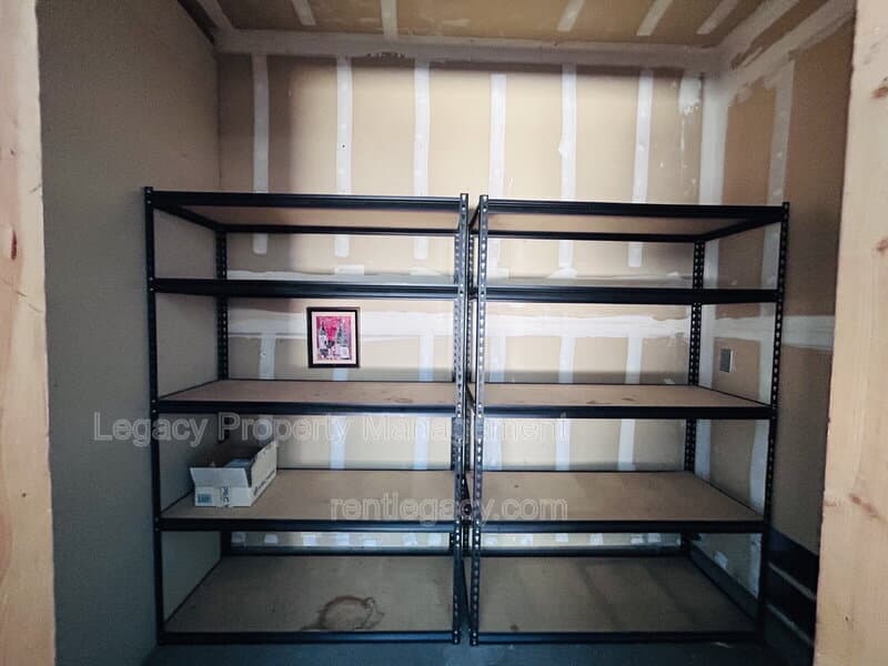 Suisun City House: 232 Redstone Cir