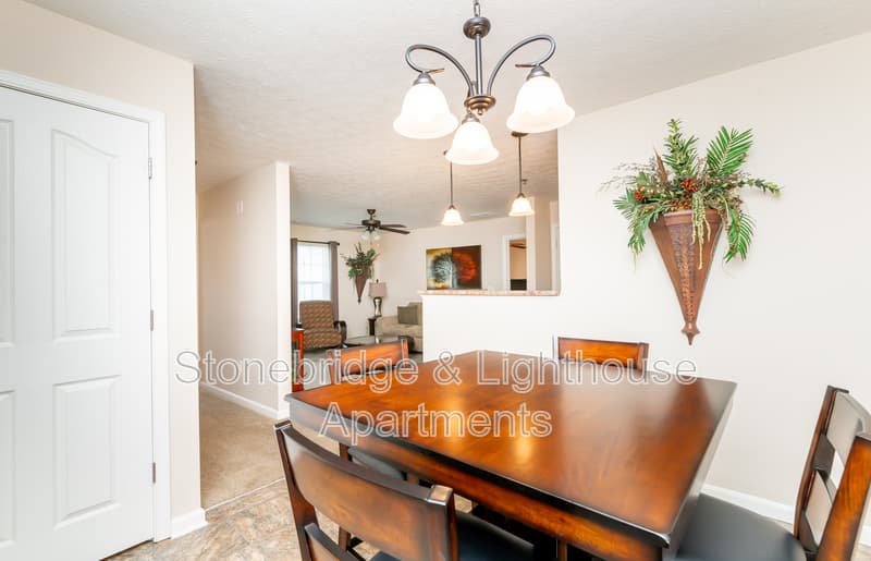 Jeffersonville Condo: 201 Stonebench Circle