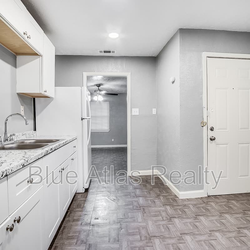 Irving Condo: 2215 Riverview Drive - D