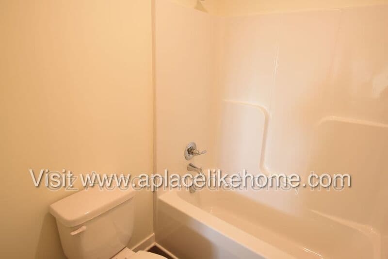 Kansas City House: 4008 NW 95th Ter