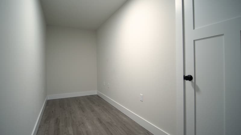 Burlington Condo: 15 Hungerford Terrace, Unit 12