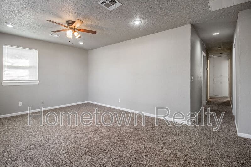 Edmond House: 208 W 5th Street
