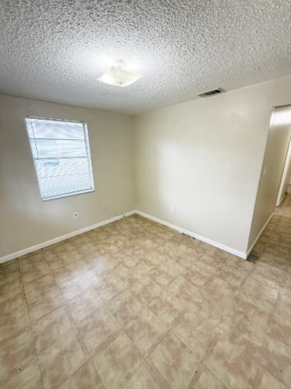 Tampa Condo: 2911 East 33rd Avenue - B