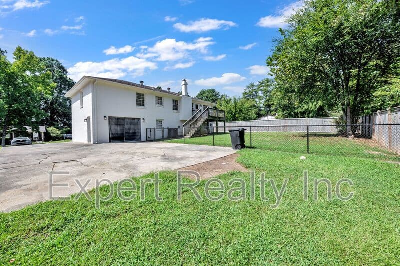 Alabaster House: 1064 Caribbean Circle