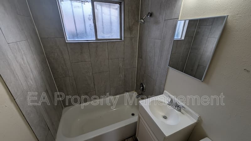 Albuquerque House: 1010 Palomas Drive SE