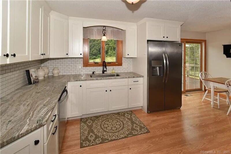Enfield House: 281 Abbe Rd