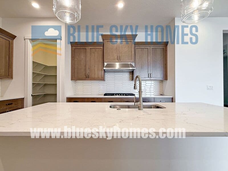 Star House: 8500 W Lilburn st