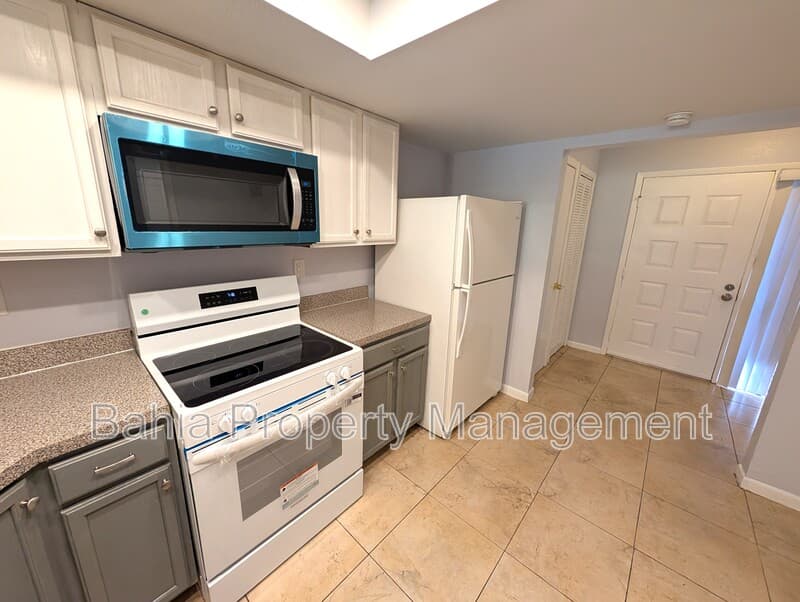 Tampa Condo: 6306 Grand Bahama Cir