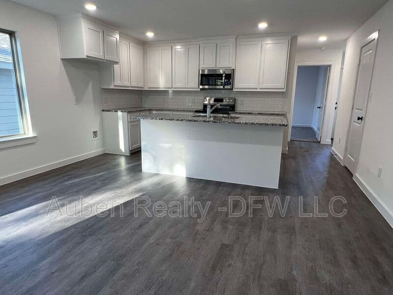Denison House: 2524 South Fannin Avenue