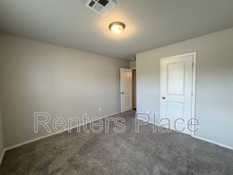 Broken Arrow House: 1422 E Utica Pl