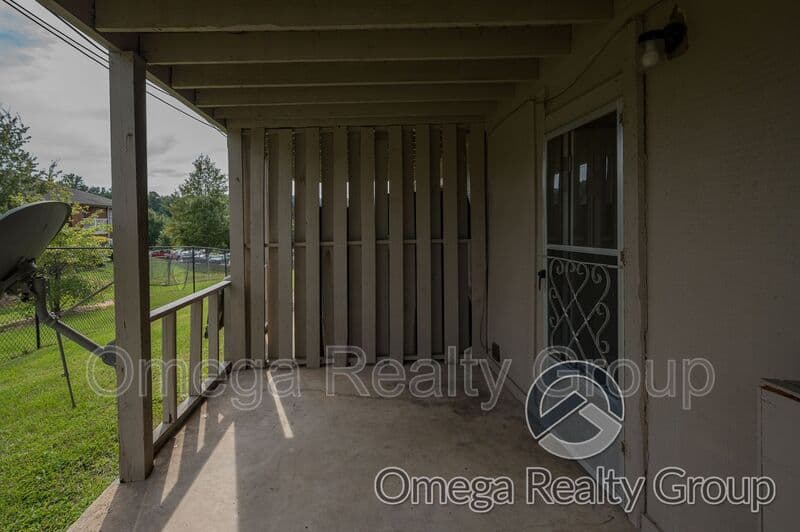 Phenix City Apartment: 901 25th Ave