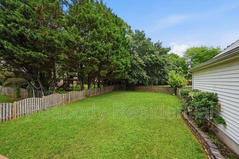 Great Falls House: 10609 Oxford Ct