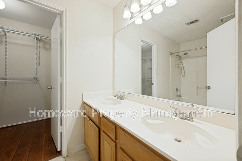 Fort Worth House: 3625 Garden Springs Drive