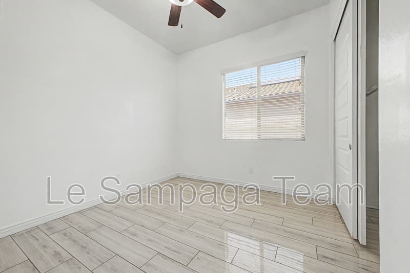Queen Creek House: 20289 E RAVEN DR