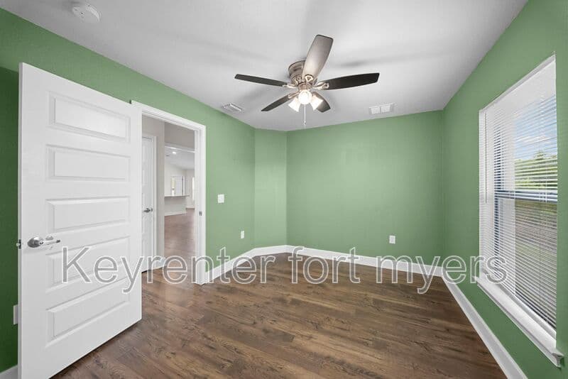 Lehigh Acres House: 490 Windermere Dr