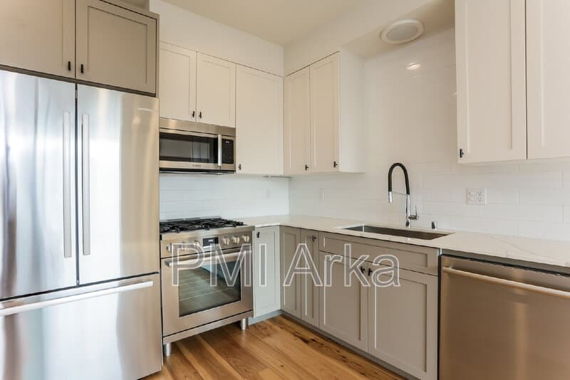 Seattle Townhome: 2441 NW 61st St